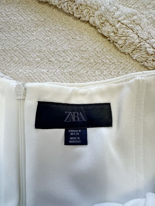 Бяла рокля  Zara