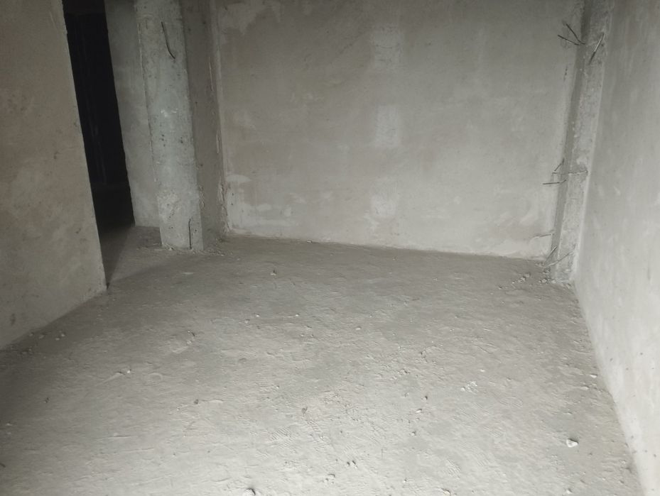 7-mikrayon Lelenizm chorrahasi oldida joylashgan karobka uy sotiladi