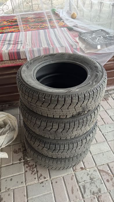 Зимние шины 195/65/15