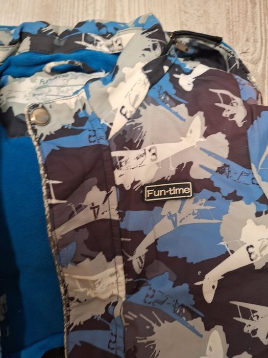 Продам куртку детскую