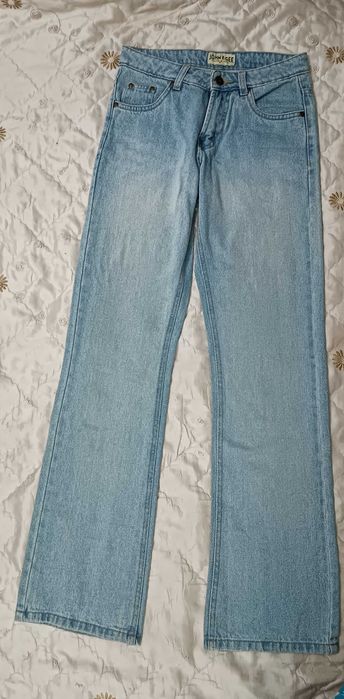 Продам джинсы женские