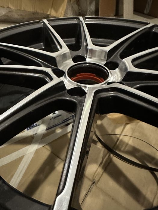 Джанти 18ки Motec Aventus два броя 8J 8.0 x 18 ЕТ40