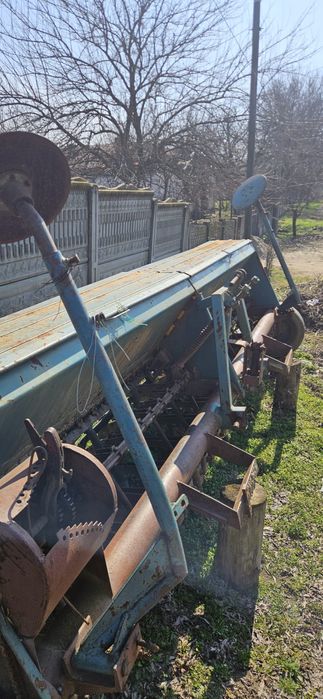 Semanatoare grau si semanatoare porumb