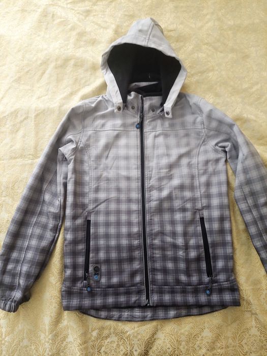 Женские куртки продам