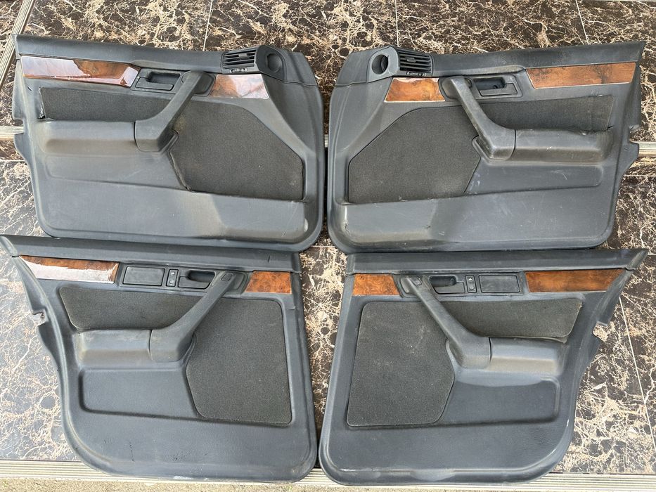 Дверные карты - обшивки BMW E34