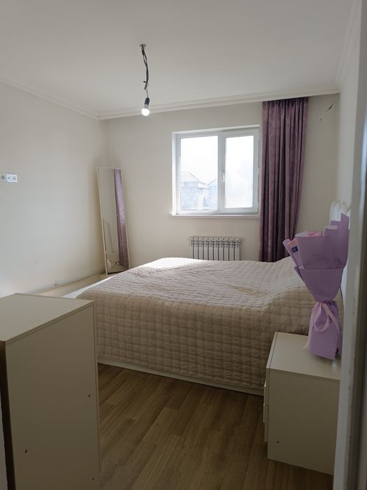 Үй сатылады. Дом продается.