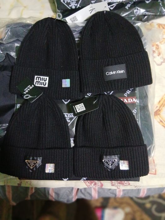 Vând haine de firmă