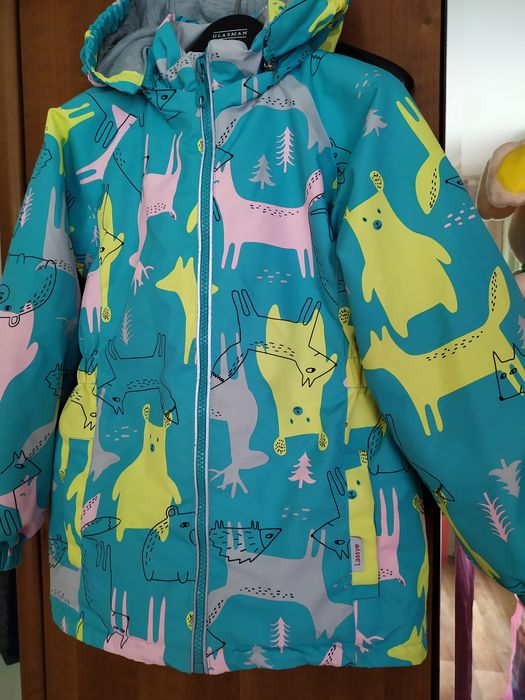 Куртки и плащ для девочки,рост 98см.-152см. НОВЫЕ. Костюмчик.