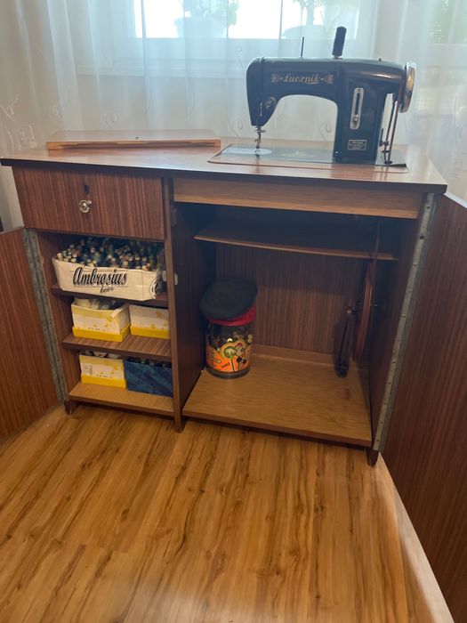 Шевна крачна машина