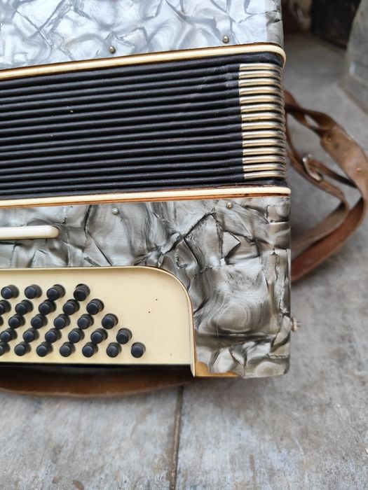 Акордеон Welt master 80 басов