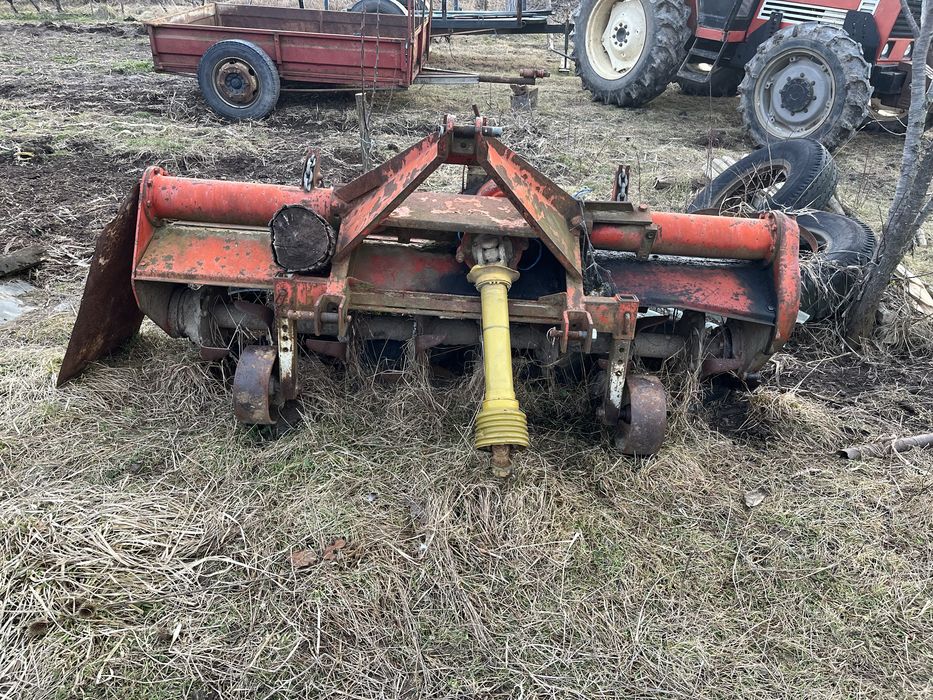 Vând freza dupa tractor