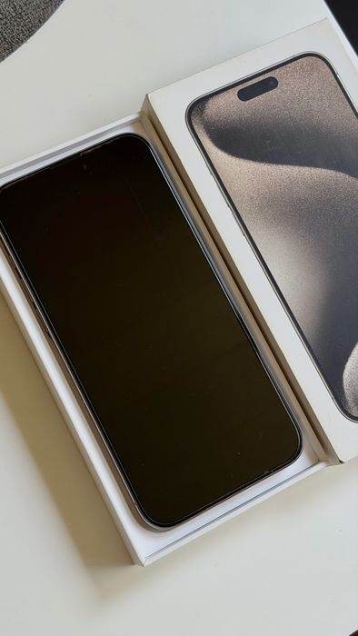 Продам iphone 15 pro max 256 gigov в отличном состояние покупал Macbro