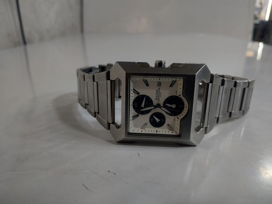 Pulsar brendi original. Model:YM092 X081