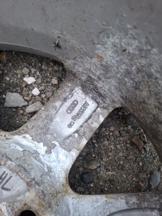 Vand 4 jante aliaj R 16 audi a4 vw passat b6