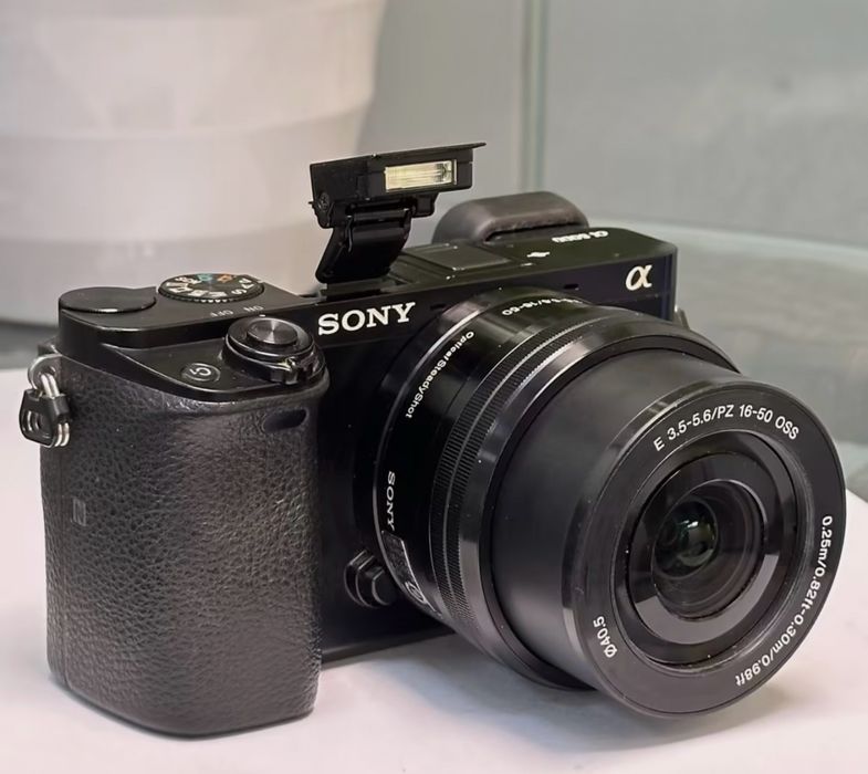 Sony a6000 + 16-50 обектив