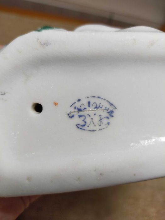 Продам статуэтку Конькобежка