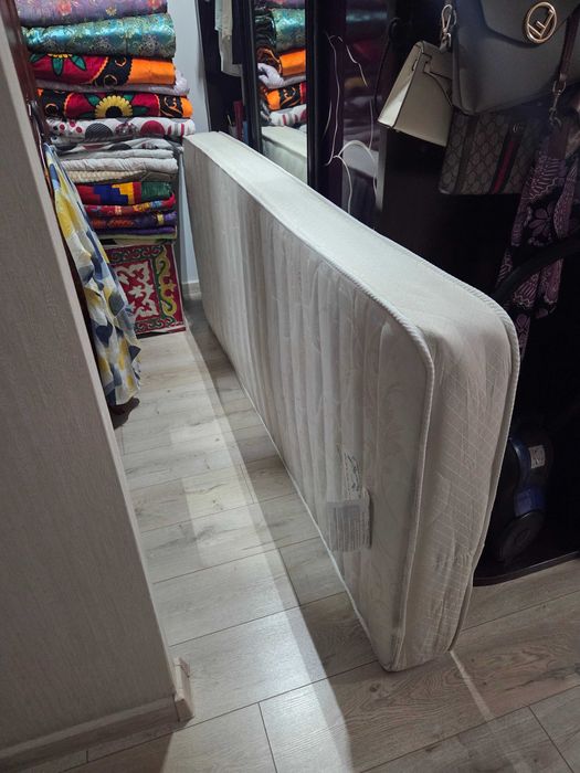 Продам матрац 90×200
