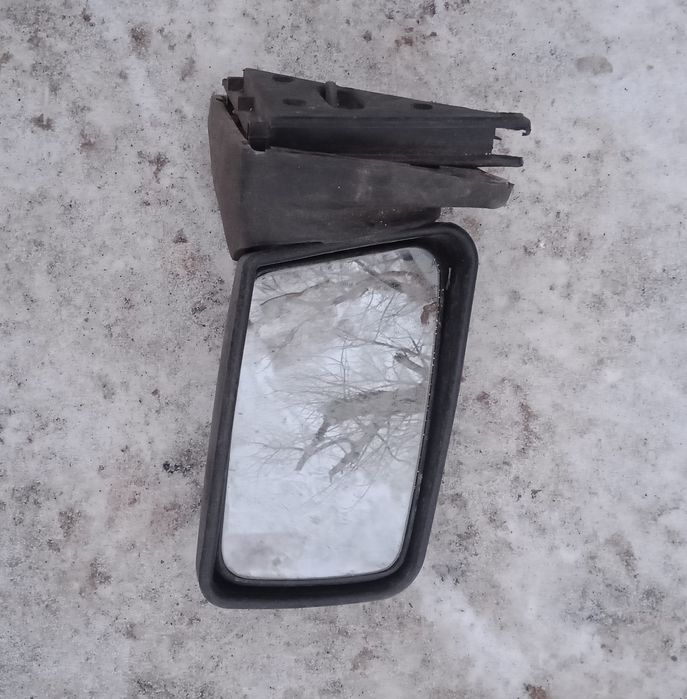 Ваз 2114 айнасв бар 2 парымен сатылсды.