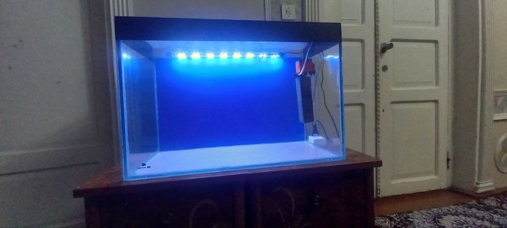 Akvarum komplekt sotilladi