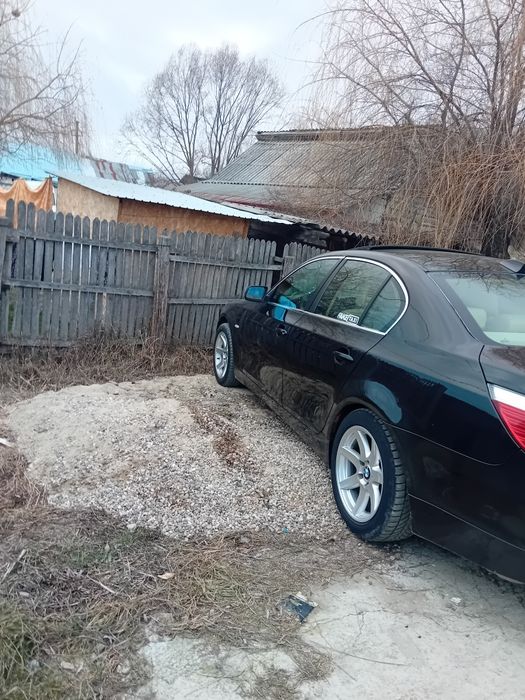 Vând  Sau schimb  BMW E60 525i