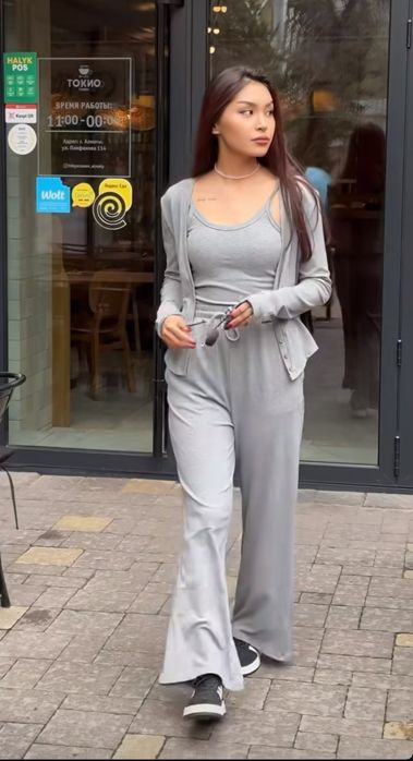 Мягкая, удобная тройка