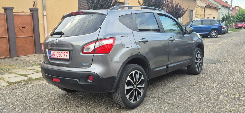 Nissan QASHQAI pure drive DCI 1.6 dci 130 c.p 2013