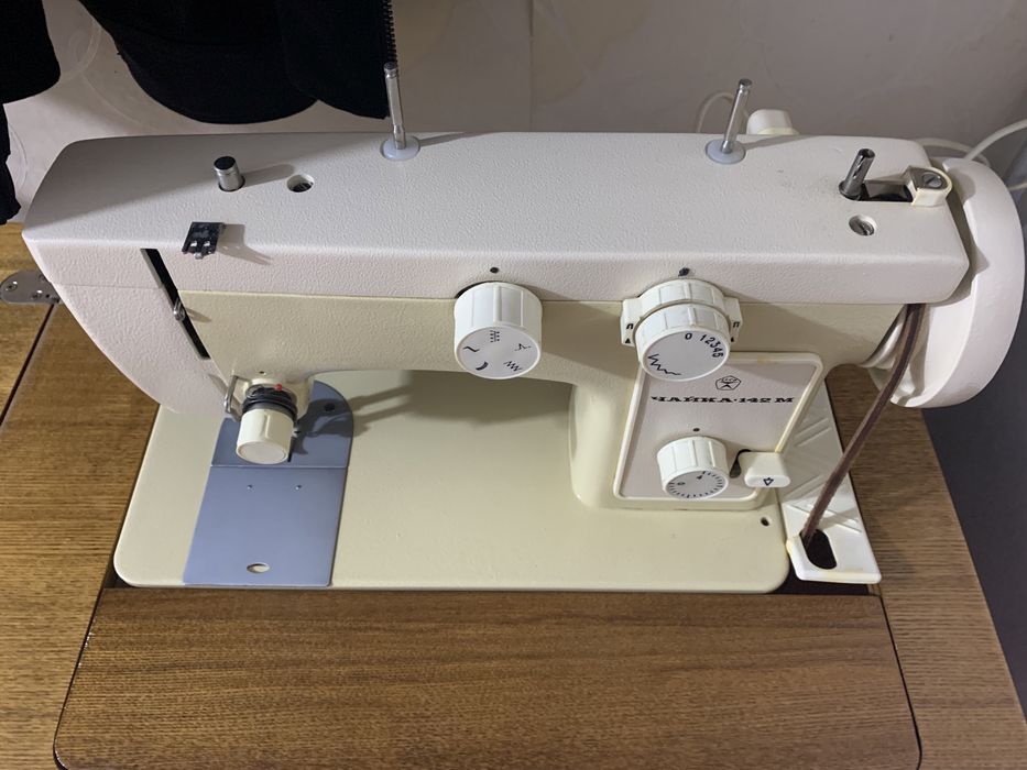 Швейная машинка Чайка