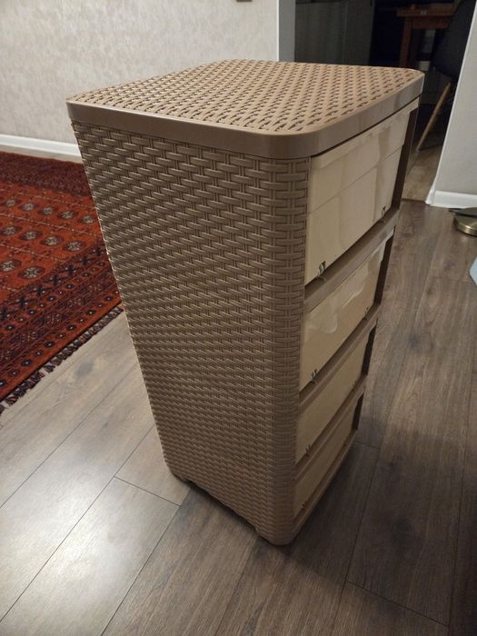 Комод пластиковый с полками