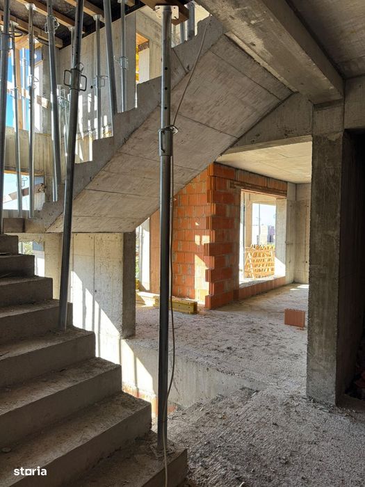 Apartament cu 3 camere, 78 mp + 7,6mp balcon, iunie 2027, in construc.