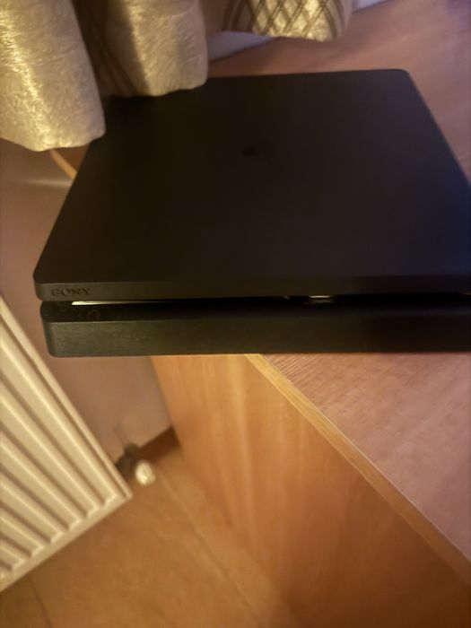 Playstation 4 slim