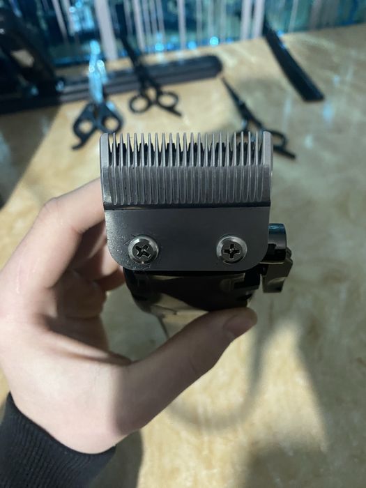 Vand masina de tuns KEMEI ( KM-PG809A) masina e in stare perfecta