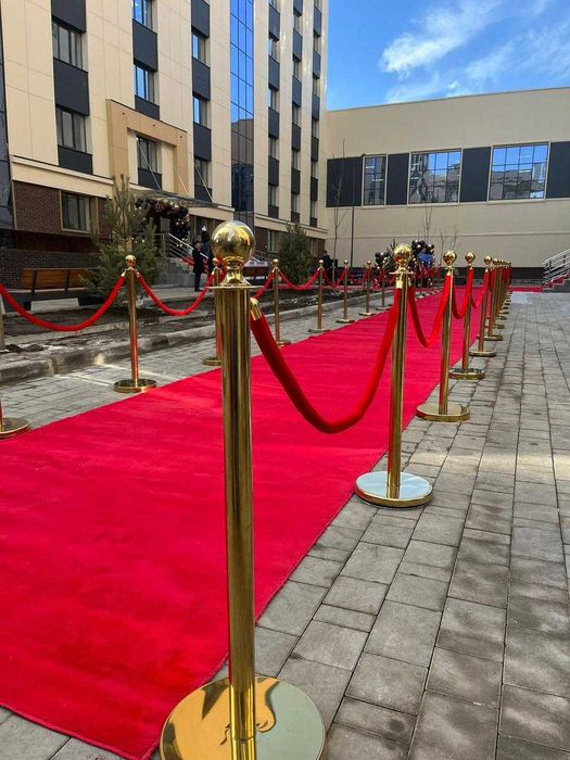 аренда, прокат красные дорожки, парфлексы, стоки указатели