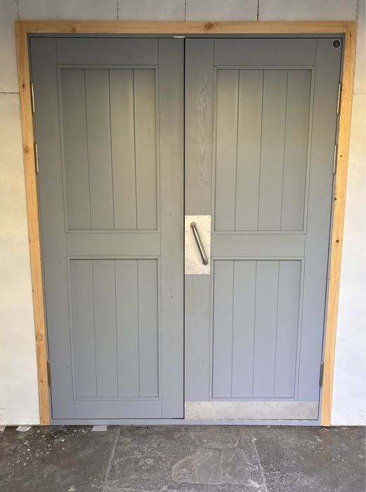 Дверь парадная входная