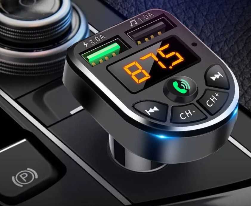 FM трансмитер MP3 Волтметър USB карта памет флашка Bluetooth хендсфри