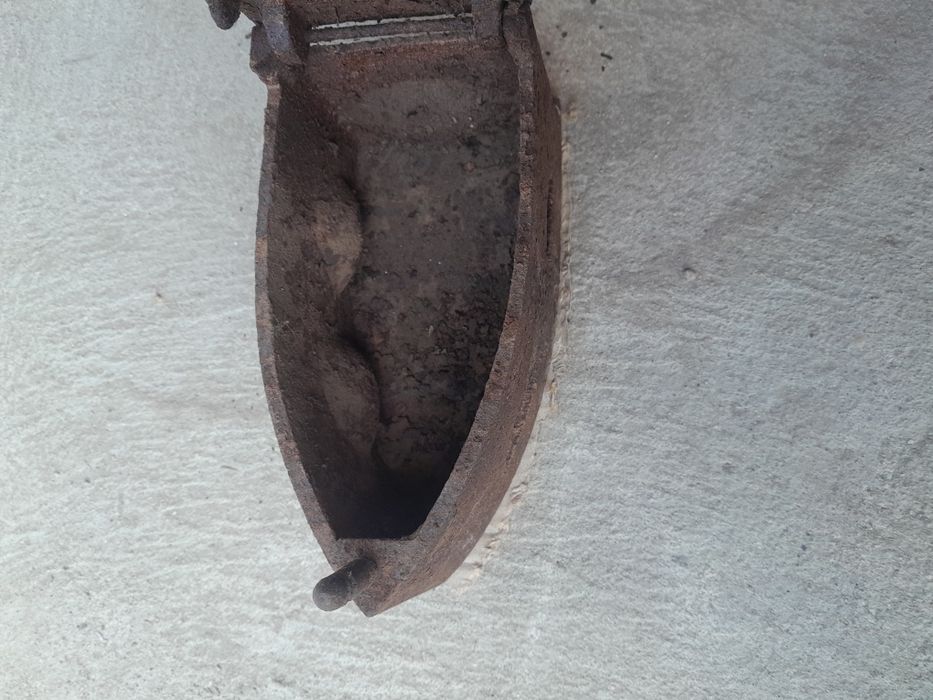Fier de călcat cărbune