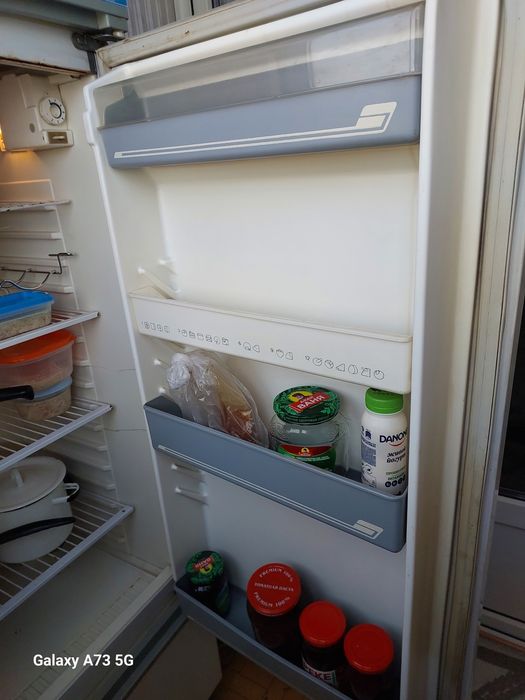 Продам холодильник и машинку