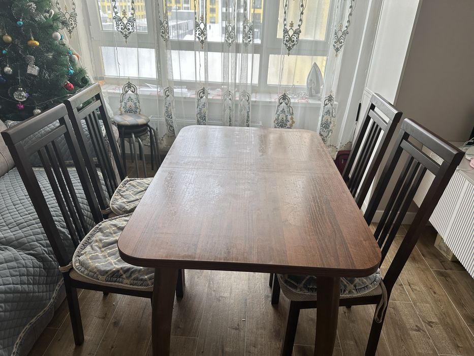 Продам стол со стульями