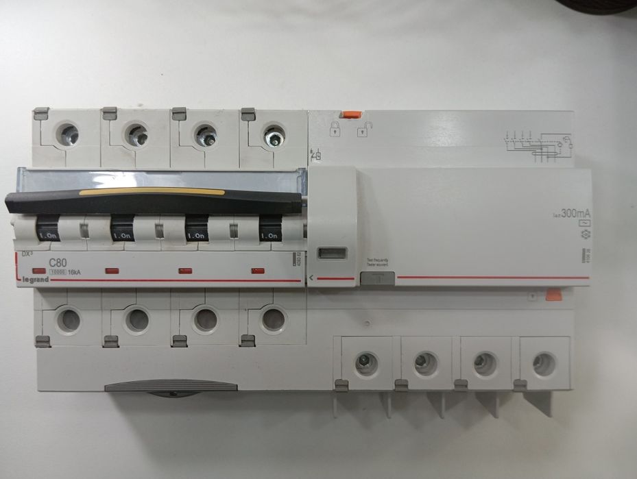 Дифавтоматы Legrand C80 / C32