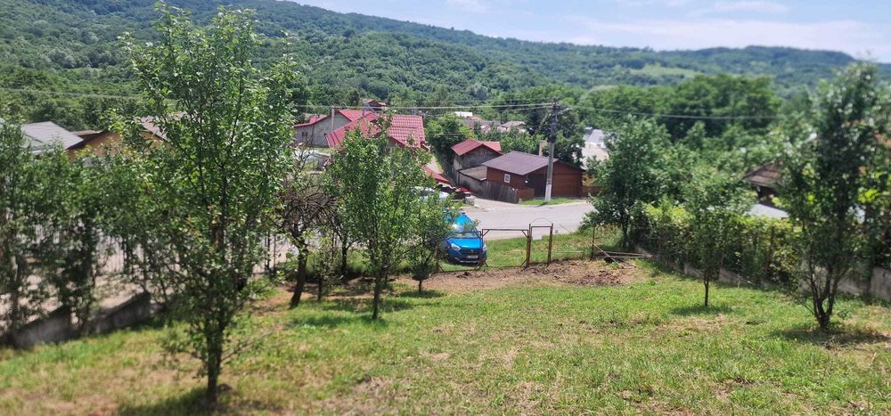 Teren intravilan de vanzare 3400 mp, la 2 km de Valenii de Munte, comuna Drajna de Jos