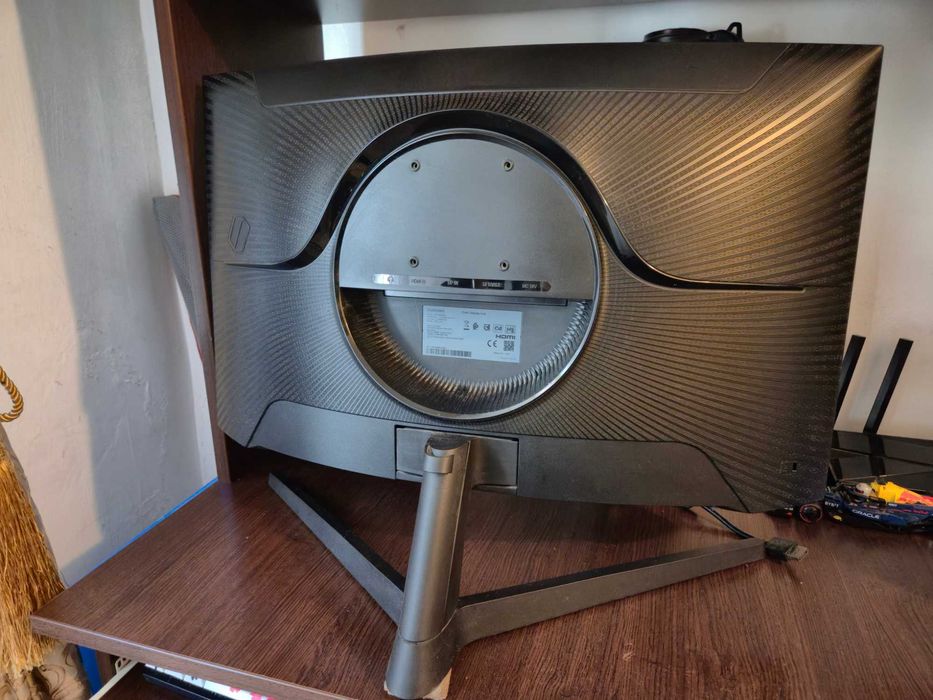 Samsung Odyssey G5 (WQHD) – 27” - 144hz