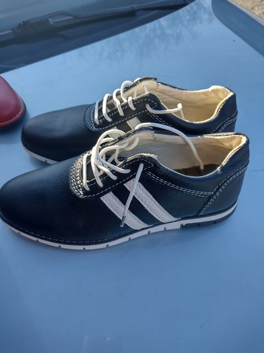 Pantofi sport din piele naturala