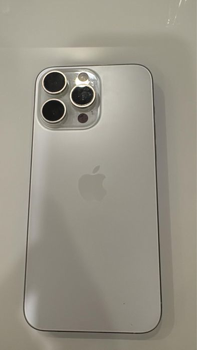 I phone 15 pro max 256