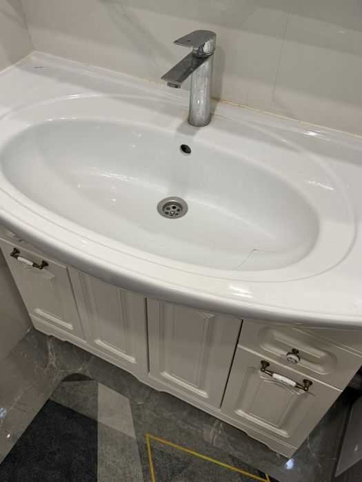 Тумба с раковиной в ванную