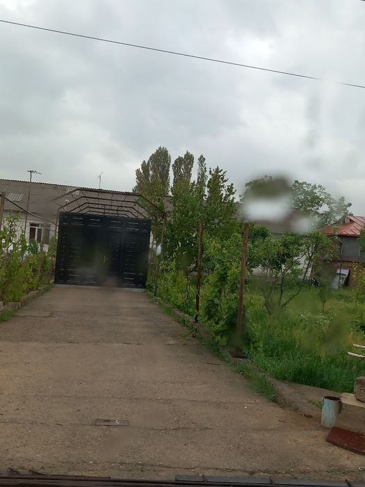 Ховли уй сотилади