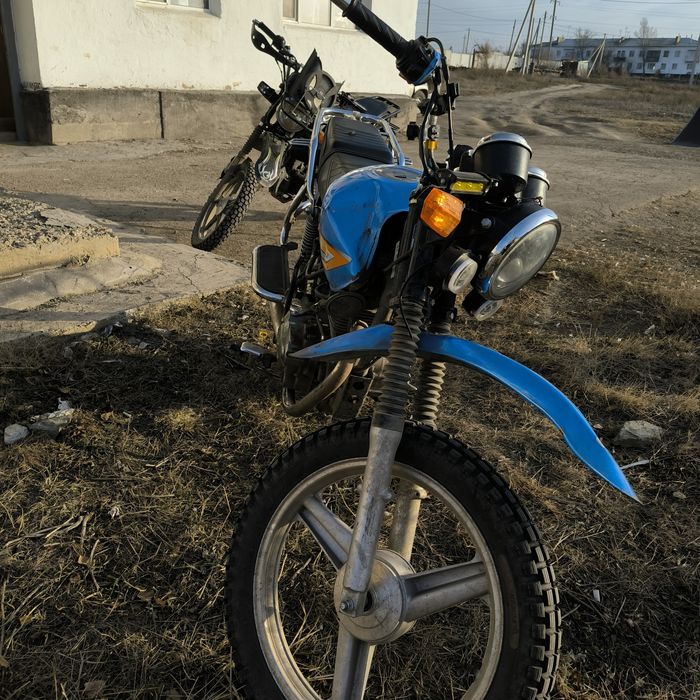 Продам мотоцикл 200 кубов