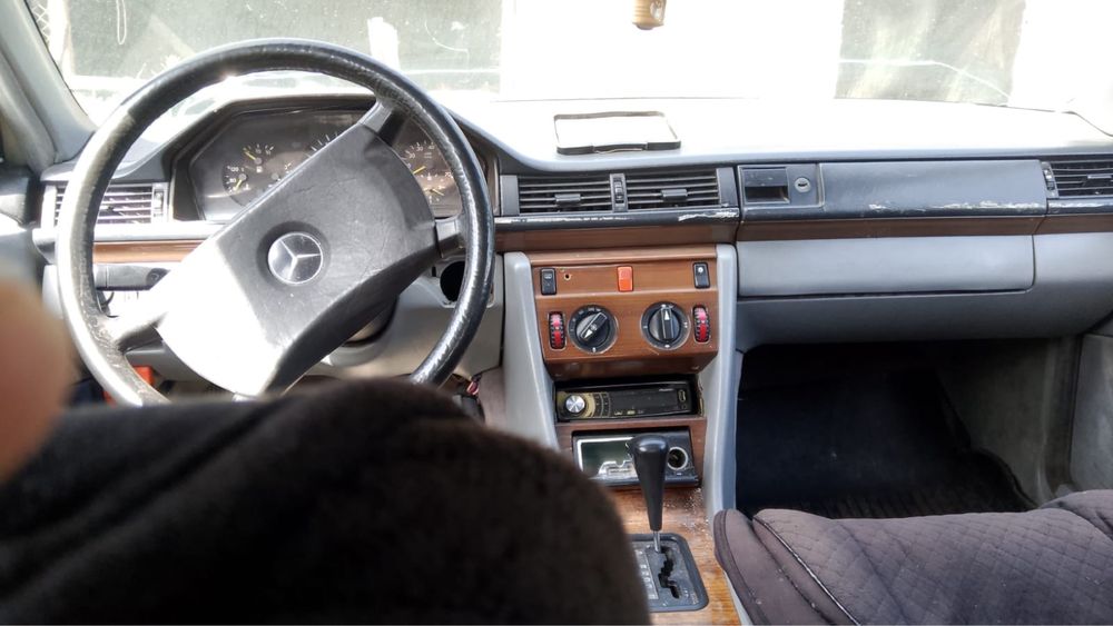 Мерседес автомобиль