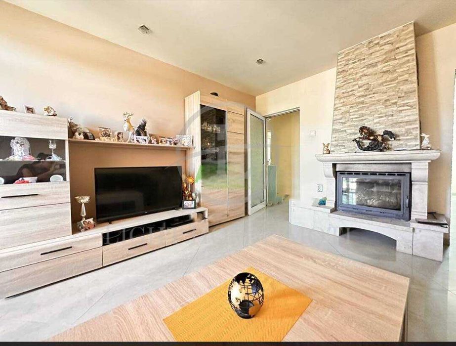 Реф. 936 Етаж от къща / село Първенец