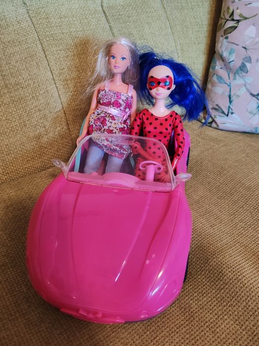 Кола за кукли. В отлично състояние.