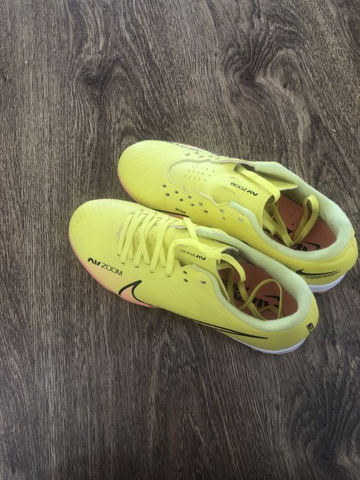 Продаю спортивные air zoom размер 37 размер в хорошем состояни