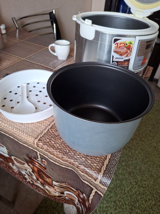 Продаётся Мультиварка.